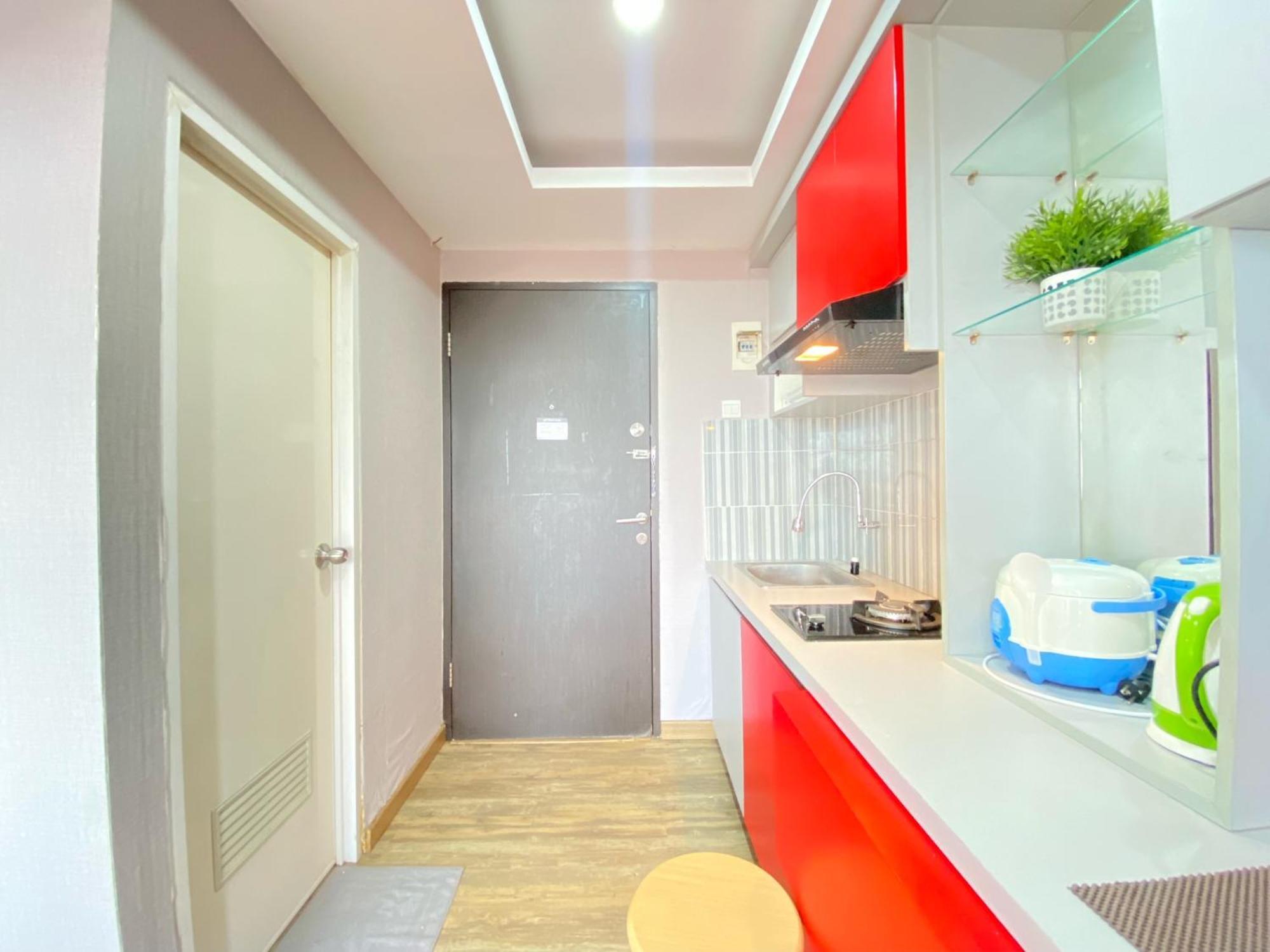 Cozy Furnished 2br At Grand Afrika By Travelio * Bandung